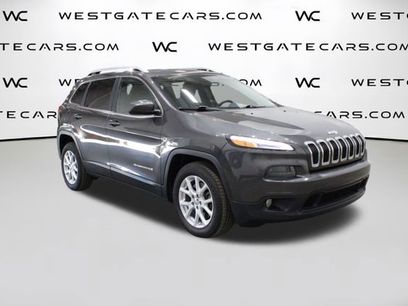 Used 2017 Jeep Cherokee Latitude w/ Comfort/Convenience Group