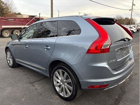 Used 2017 Volvo XC60 T5 Inscription w/ Preferred Option Package image 4