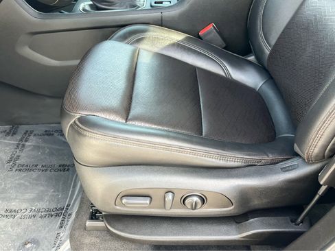 Used 2023 Chevrolet Traverse High Country image 29