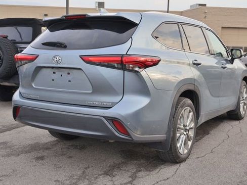 Used 2022 Toyota Highlander Limited AWD/4WD image 6