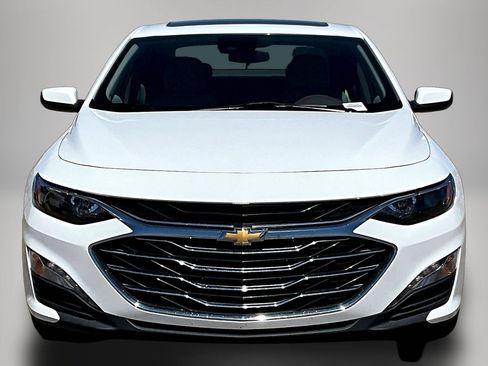 Used 2024 Chevrolet Malibu LT FWD image 2