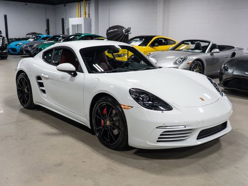 Used 2024 Porsche 718 Cayman S image 11