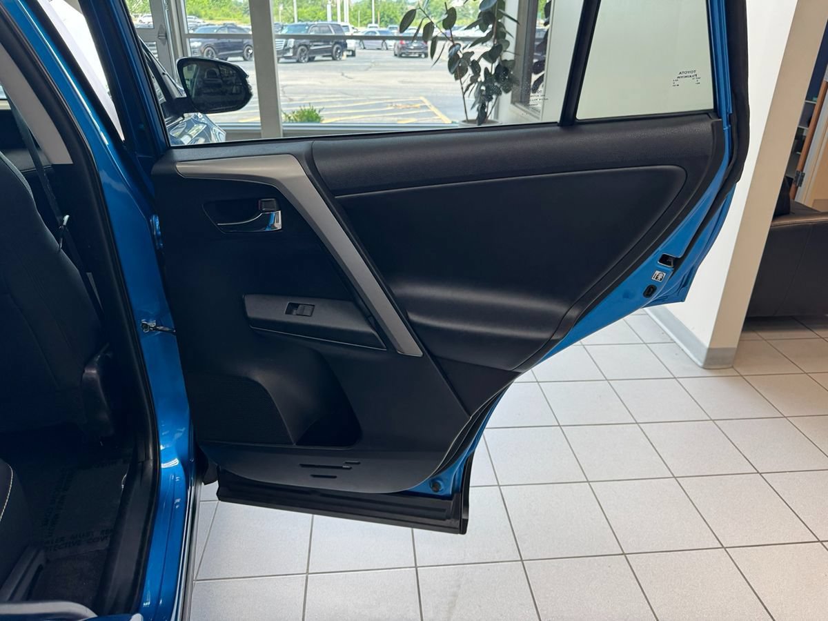 Used 2016 Toyota RAV4 XLE AWD/4WD image 44