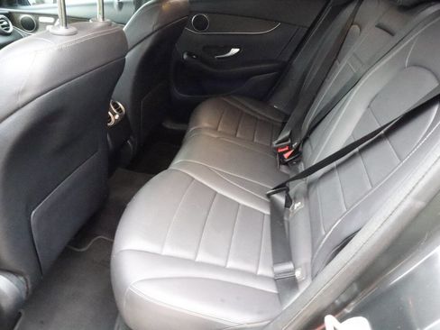 Used 2020 Mercedes-Benz GLC 300 image 5