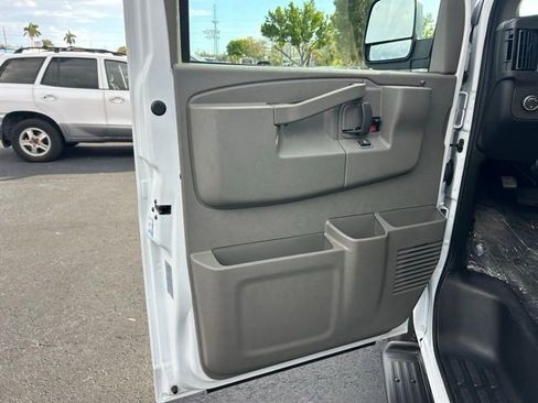 Used 2025 Chevrolet Express 3500 LT w/ LT Preferred Equipment Group image 11