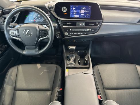 Used 2025 Lexus ES 300h w/ Premium Package FWD image 17