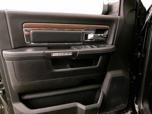 Used 2015 RAM 2500 Laramie w/ Convenience Group AWD/4WD image 22