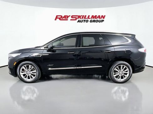 Used 2024 Buick Enclave Avenir w/ Avenir Technology Package image 4