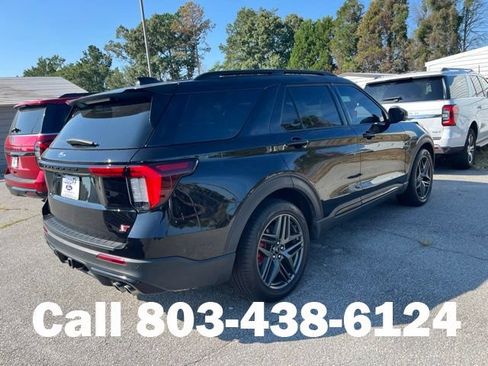 Used 2025 Ford Explorer ST AWD/4WD image 3