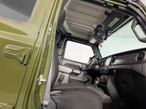 Used 2023 Jeep Wrangler Unlimited w/ Cold Weather Group image 30