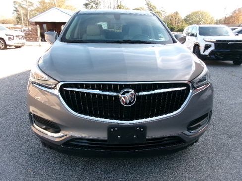 Used 2019 Buick Enclave Essence image 8