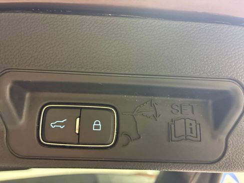 Used 2020 Ford Explorer XLT w/ Equipment Group 202A AWD/4WD image 28