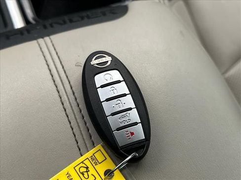 Used 2022 Nissan Pathfinder Platinum w/ Cargo Package FWD image 33