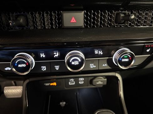 Used 2025 Honda CR-V EX-L image 18