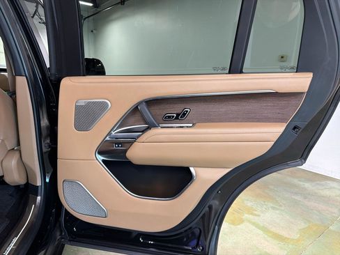 Used 2024 Land Rover Range Rover Long Wheelbase Autobiography image 42