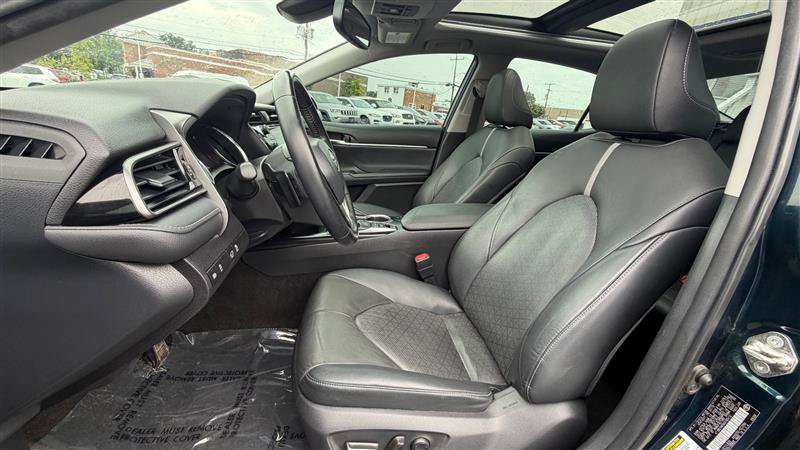 Used 2019 Toyota Camry XSE FWD image 23