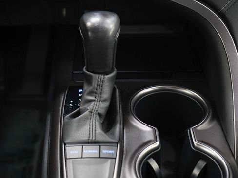 Used 2024 Toyota Camry SE FWD image 17