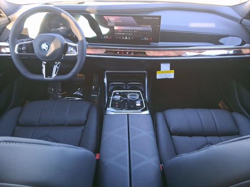 Used 2026 BMW i7 xDrive60 w/ Premium Package AWD/4WD image 13