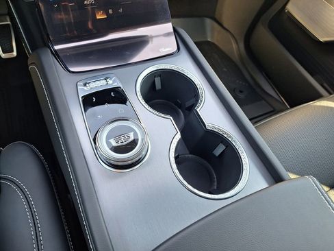 New 2026 Cadillac Vistiq Luxury w/ LPO, Floor Liner Package image 16