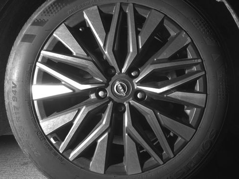Used 2025 Nissan Altima 2.5 SV FWD image 13