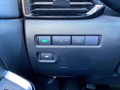 Used 2023 Nissan Sentra SR w/ Electronics Package image 24