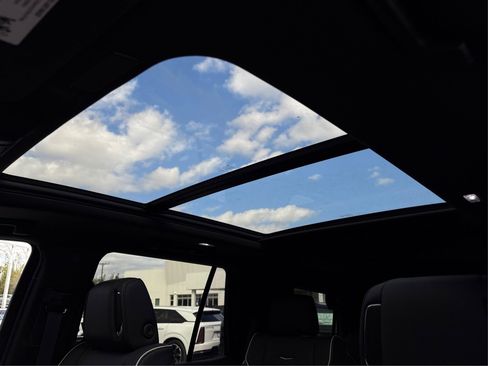 New 2026 Cadillac Escalade Luxury image 34