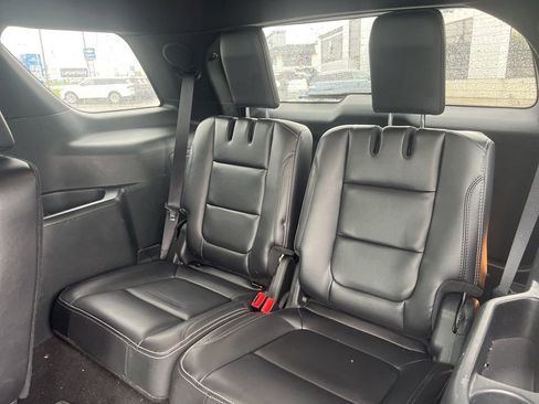 Used 2019 Ford Explorer Limited w/ Ford Safe & Smart Package AWD/4WD image 12