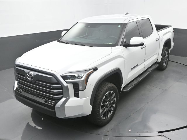 Used 2025 Toyota Tundra Limited AWD/4WD image 30