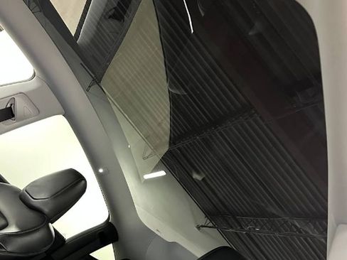 Used 2026 Tesla Model Y Long Range AWD/4WD image 40