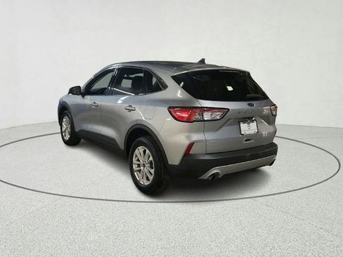 Used 2022 Ford Escape SE image 4