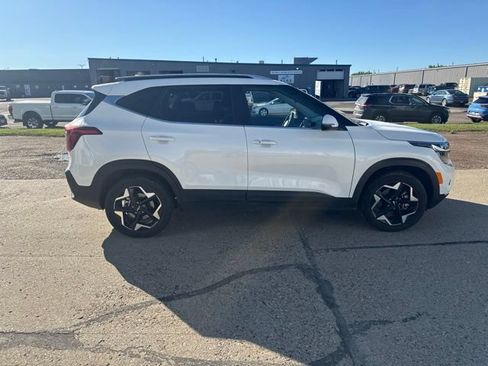 Used 2024 Kia Seltos EX AWD/4WD image 12