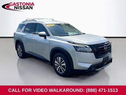 Used 2023 Nissan Pathfinder SL w/ Lighting Package (N92)