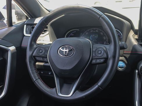 Used 2022 Toyota RAV4 SE w/ Weather & Moonroof Package AWD/4WD image 16