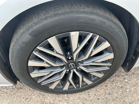 Used 2023 Nissan Altima 2.5 SV FWD image 8