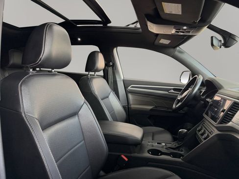 Used 2021 Volkswagen Atlas Cross Sport SE FWD image 15