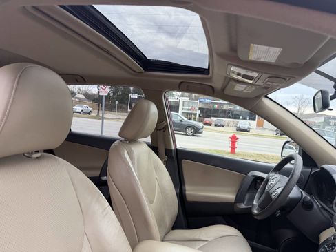 Used 2009 Toyota RAV4 Limited image 13