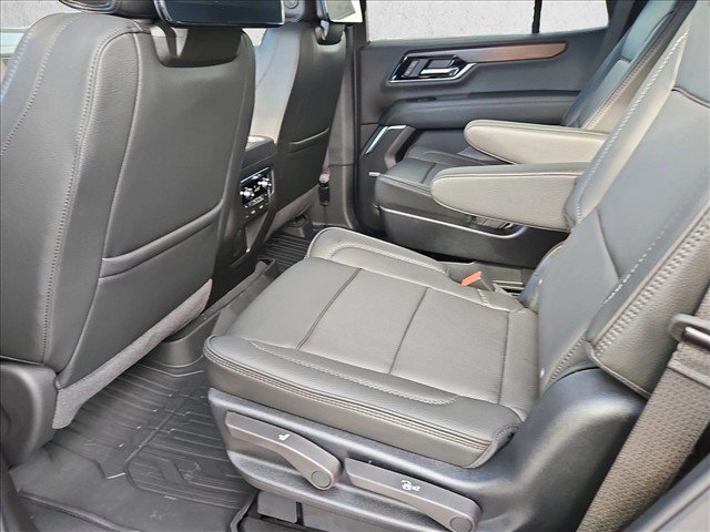 New 2026 GMC Yukon Denali w/ Denali Reserve Package AWD/4WD image 16