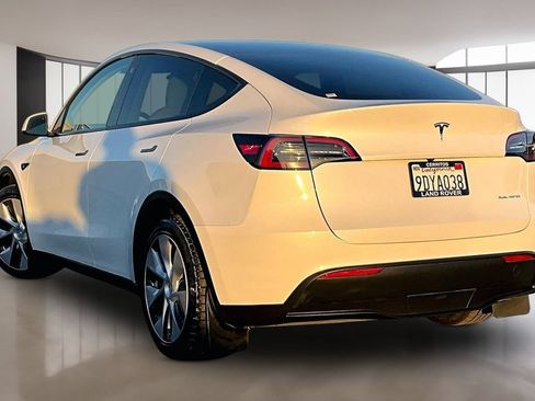 Used 2023 Tesla Model Y Long Range AWD/4WD image 4
