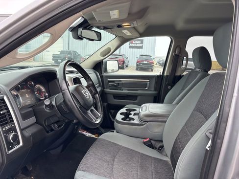 Used 2019 RAM 1500 Classic SLT w/ Luxury Group image 21