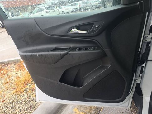 Used 2021 Chevrolet Equinox LT AWD/4WD image 12