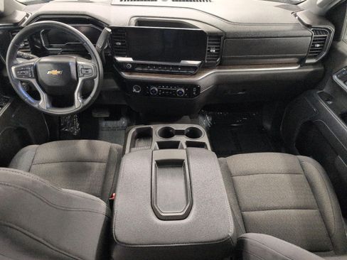 Used 2024 Chevrolet Silverado 1500 LT AWD/4WD image 7