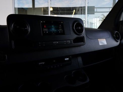Used 2023 Mercedes-Benz Sprinter 2500 image 24