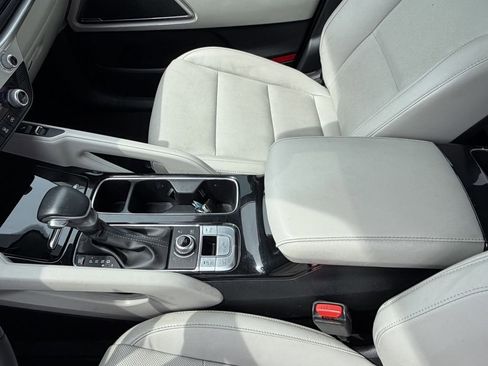 Certified 2023 Kia Telluride S w/ S Sunroof Package AWD/4WD image 19