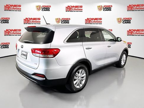 Used 2016 Kia Sorento L FWD image 13