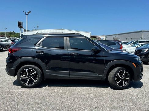 Used 2021 Chevrolet TrailBlazer RS w/ Technology Package FWD image 5