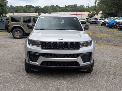 New 2026 Jeep Grand Cherokee Limited AWD/4WD image 8