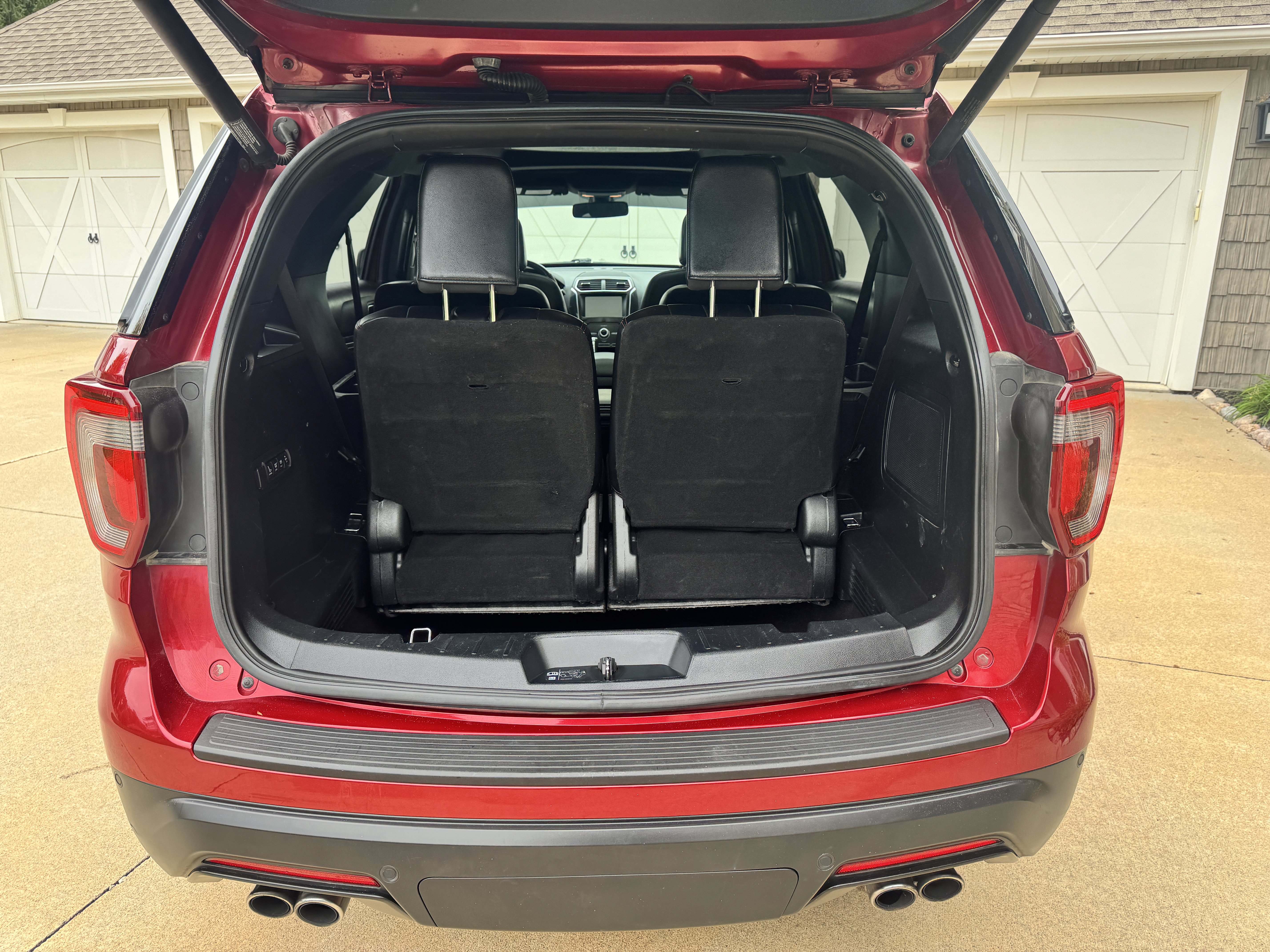 Used 2019 Ford Explorer Sport w/ Ford Safe & Smart Package AWD/4WD image 23