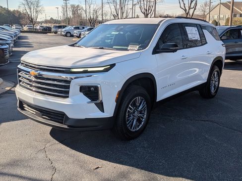 New 2026 Chevrolet Traverse LT w/ Driver Confidence Package image 3