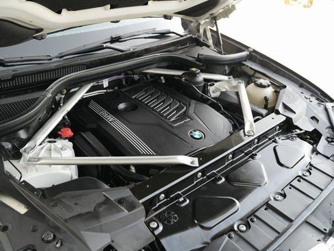 Used 2022 BMW X5 xDrive40i w/ Luxury Seating Package image 49