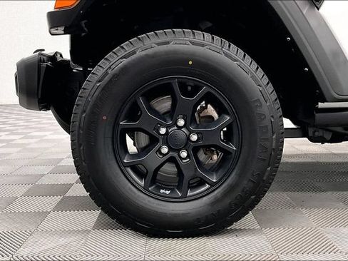 Used 2022 Jeep Wrangler Unlimited Sport AWD/4WD image 10